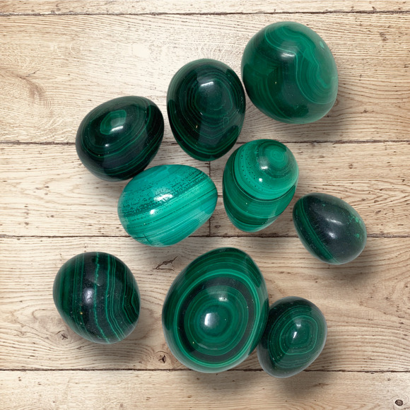 Vintage Lot 9 x Genuine Malachite Eggs Asstd Sizes Natural Quartz Crystal 310 g - Picture 1 of 4